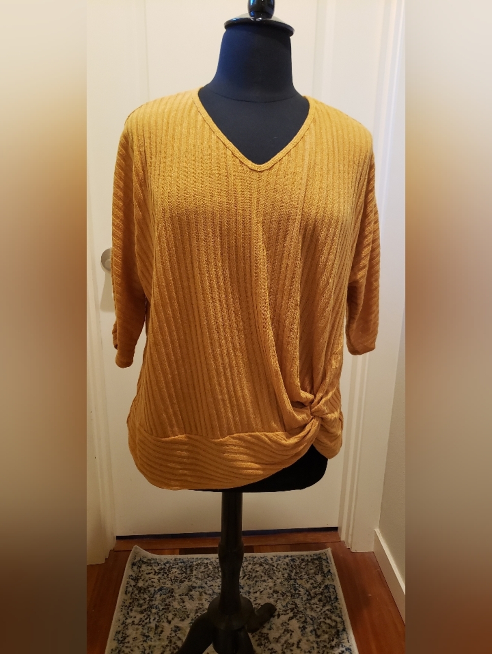 PerSeption Woman Ribbed V-Neck Twist-Hem Tunic Top - Mustard